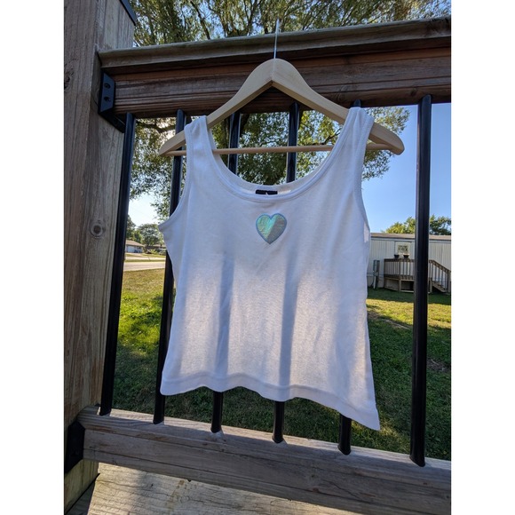 White Y2K No Boundaries Tank Top Iridescent Heart Sleeveless Casual Everyday - Picture 1 of 4